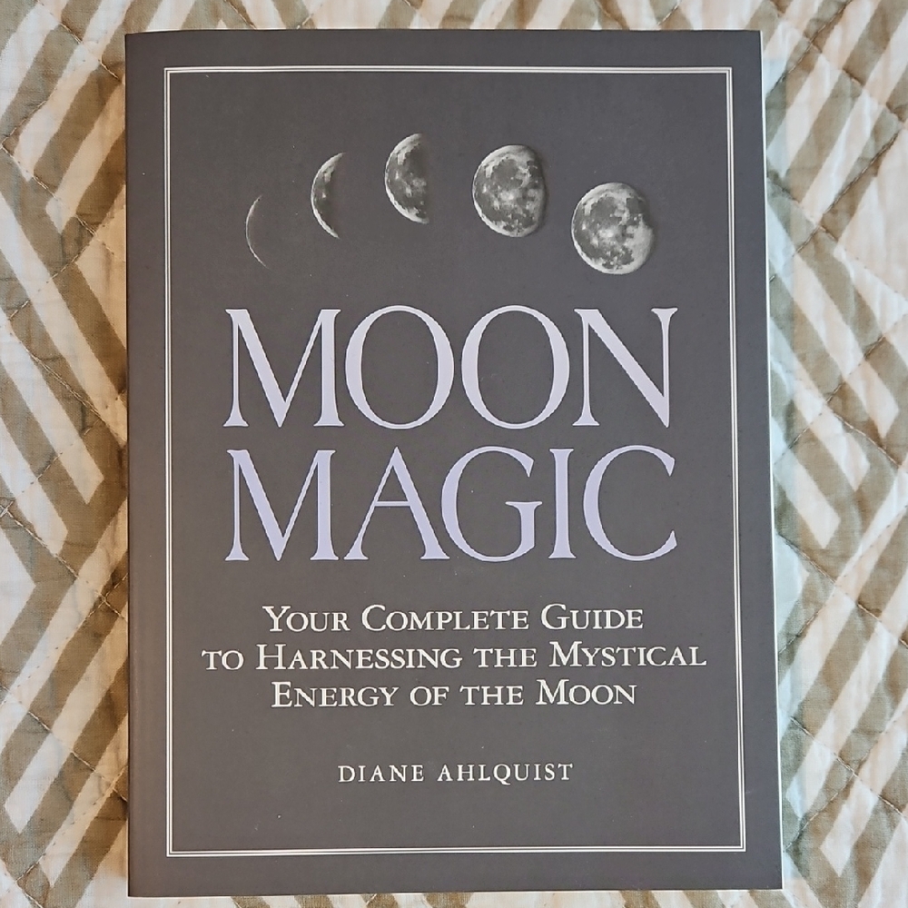 Moon Magic, Guide Book By Diane Ahlquist
